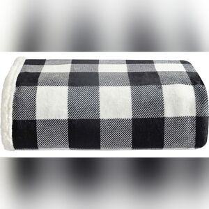 Eddie Bauer Cabin Plaid Black Fleece And Sherpa Throw/Blanket 50" x 60" New!